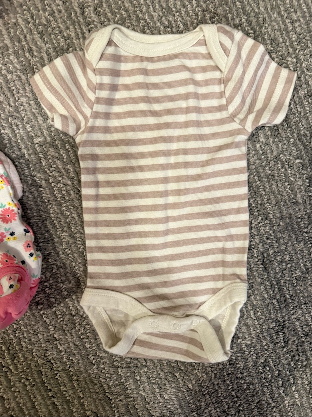Baby Girl Clothes Bundle 0-3 Months 7 Piece Floral Hoodie Bodysuits Outfit Lot - Picture 2 of 15